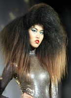 fryzury długie włosy, modne uczesanie dla kobiet  177